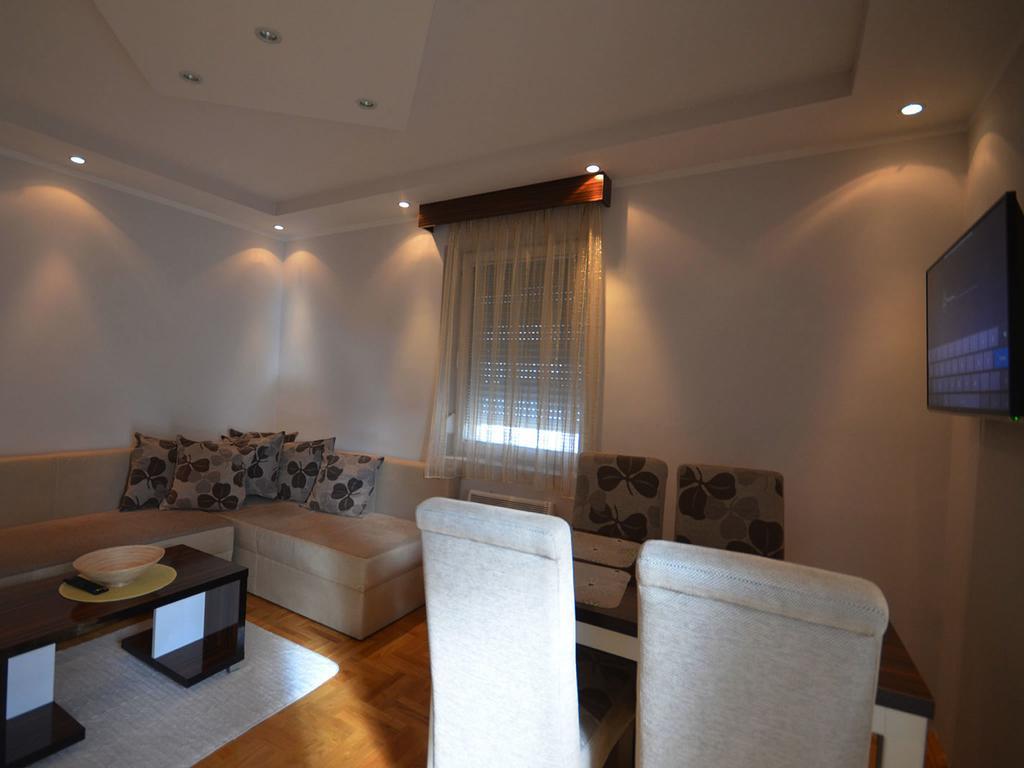 Md Apartment *